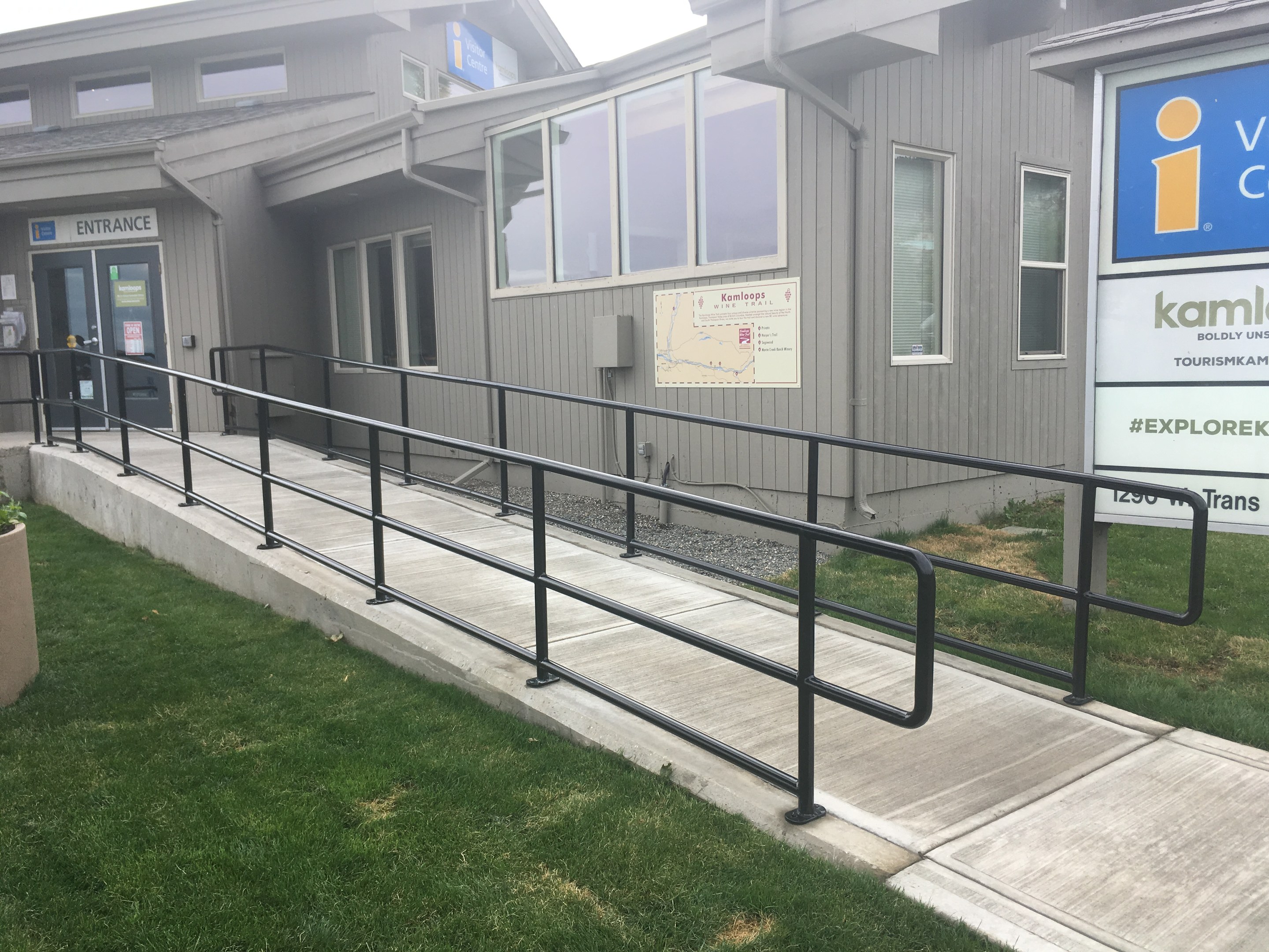 Platforms / Railing / Entrance Canopies — photo 3